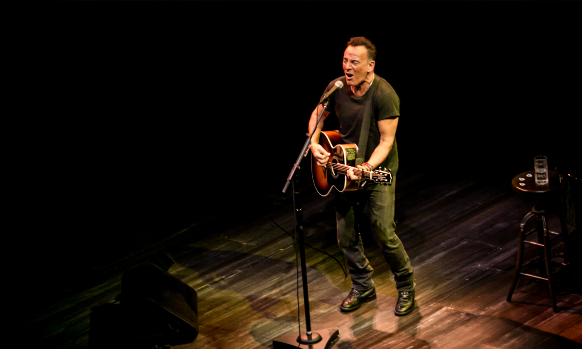 bruce springsteen cantando